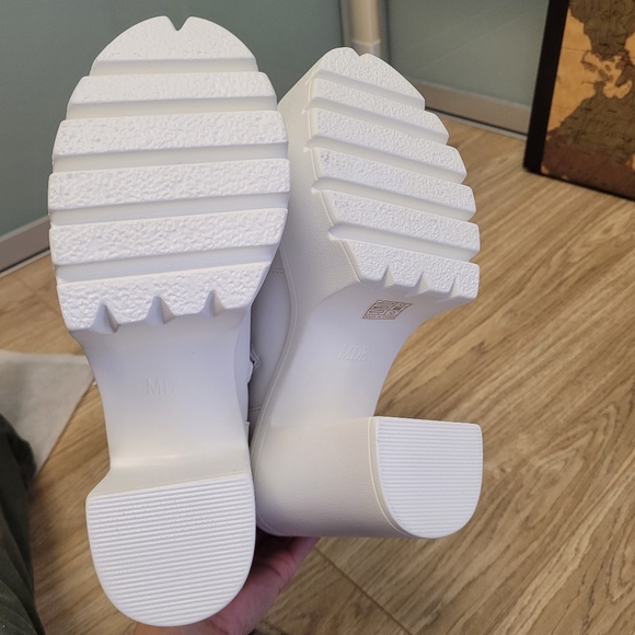 White Platform booties - Picture 8 of 9